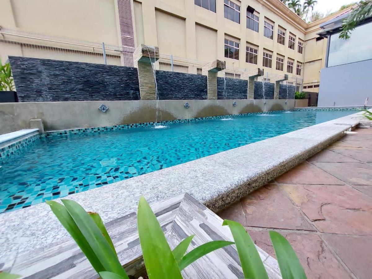Malacca Christee Suites Hotel מראה חיצוני תמונה