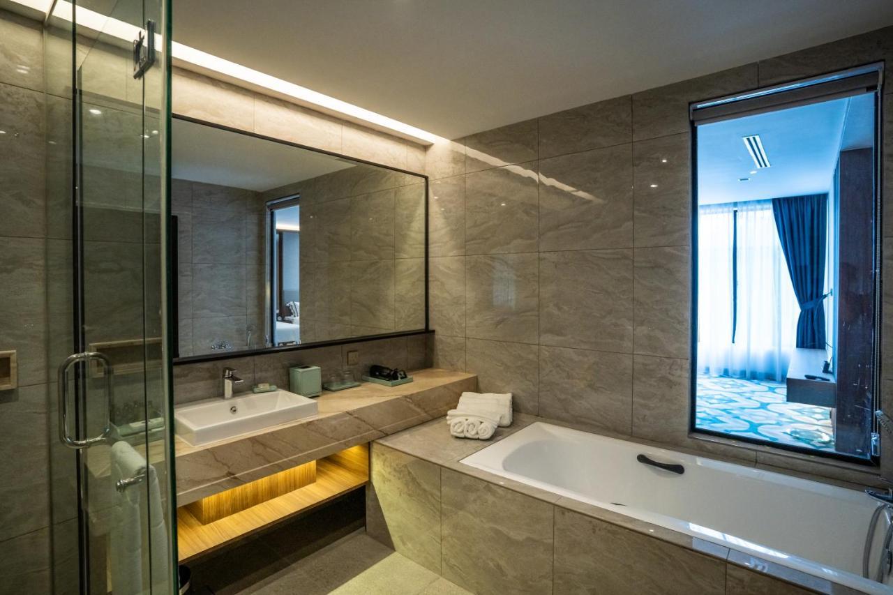 Malacca Christee Suites Hotel מראה חיצוני תמונה