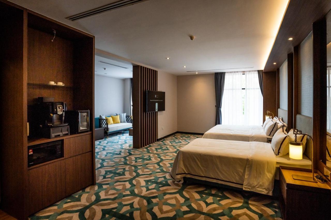 Malacca Christee Suites Hotel מראה חיצוני תמונה